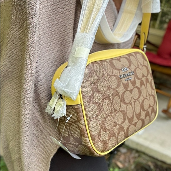 Authentic COACH Coated signature canvas/smooth leather zip top Crossbody - Picture 12 of 16